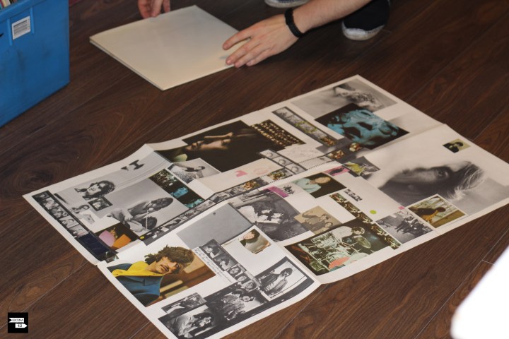 Beatles_album_blanco_3_logo